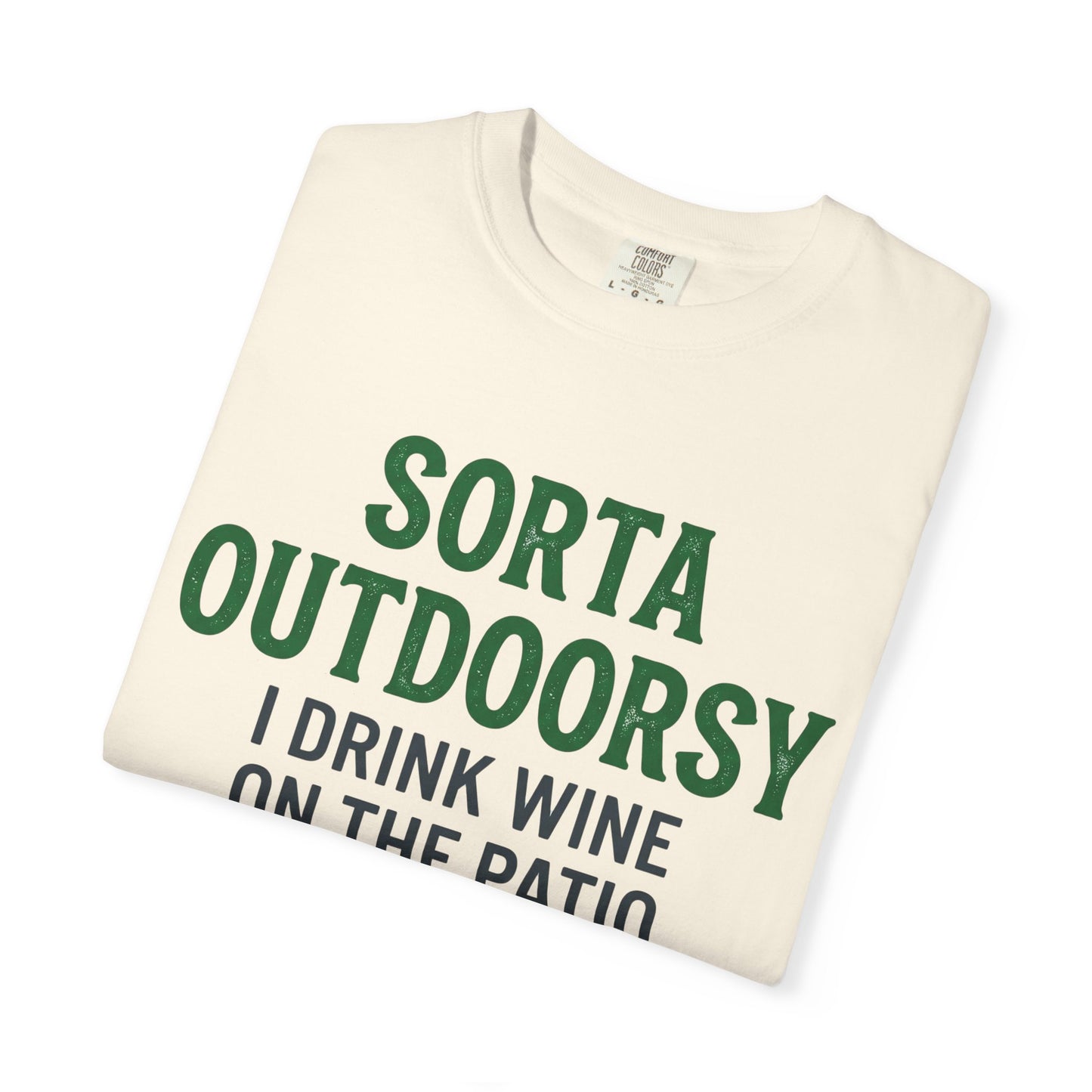 Sort Outdoorsy (I drink wine on the patio) T-Shirt